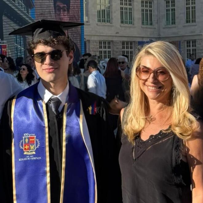 Η Χριστίνα Πολίτη με τον γιο της, Αλέξανδρο/ @cosmopoliti