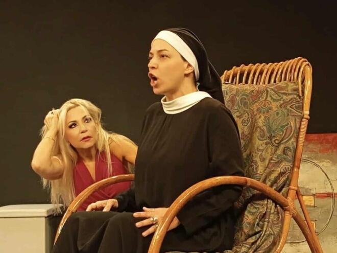 Η Τζίνα Δημητροπούλου στη σκηνή με την Ιωάννα Πηλιχού