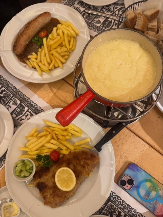 Σρόιτερ - Μπούκη: Φωτογραφίες από το ταξίδι στη Ζυρίχη με τις κόρες τους