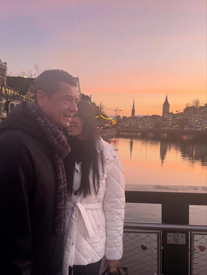 Σρόιτερ - Μπούκη: Φωτογραφίες από το ταξίδι στη Ζυρίχη με τις κόρες τους