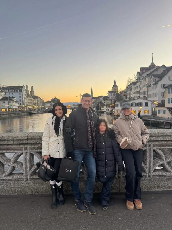 Σρόιτερ - Μπούκη: Φωτογραφίες από το ταξίδι στη Ζυρίχη με τις κόρες τους