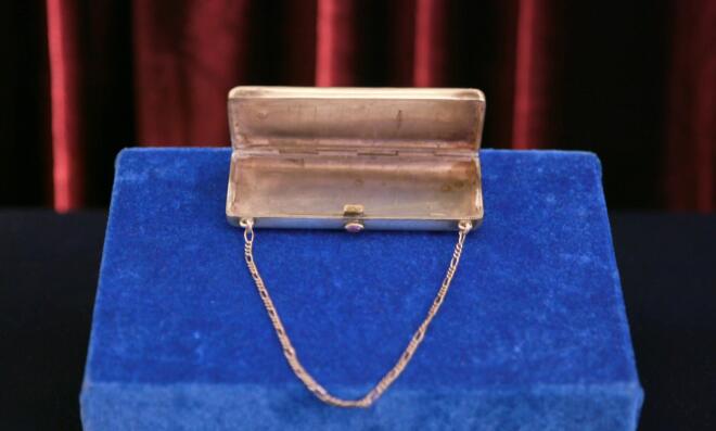 Cash or Trash: Ο Ζανό Ντάνιας φέρνει στη δημοπρασία γεύση από Απαράδεκτους!