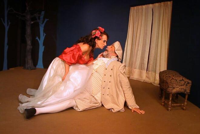 «Οι Εύθυμες Κυράδες» με τη Μαίρη Βιδάλη και τον Μπάμπη Χατζηδάκη