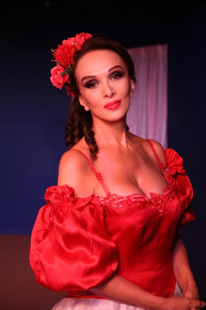 «Οι Εύθυμες Κυράδες» με τη Μαίρη Βιδάλη και τον Μπάμπη Χατζηδάκη