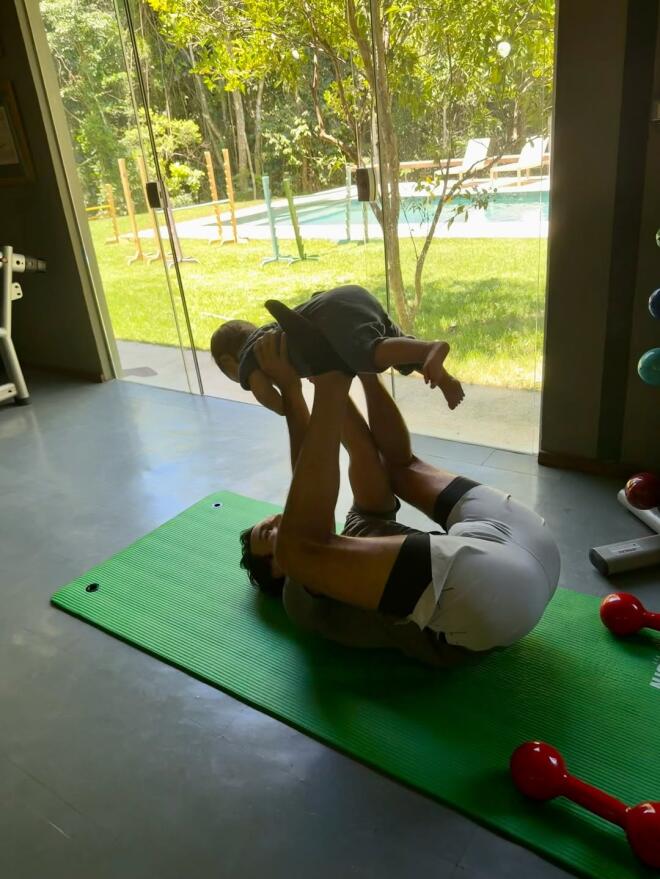 Zιζέλ: Οικογενειακές στιγμές με τα τρία της παιδιά & οι ευχές για το 2026