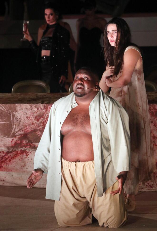 Ο Ζερόμ Καλούτα στη θεατρική παράσταση «Ορέστης» (Κηποθέατρο Παπάγου, 2023) / NDP Photo Agency 