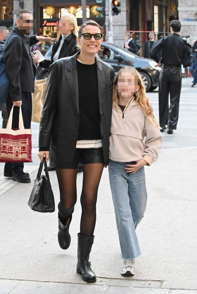 Βίκυ Καγιά: Βόλτα με την κόρη της, Μπιάνκα στη Βουκουρεστίου