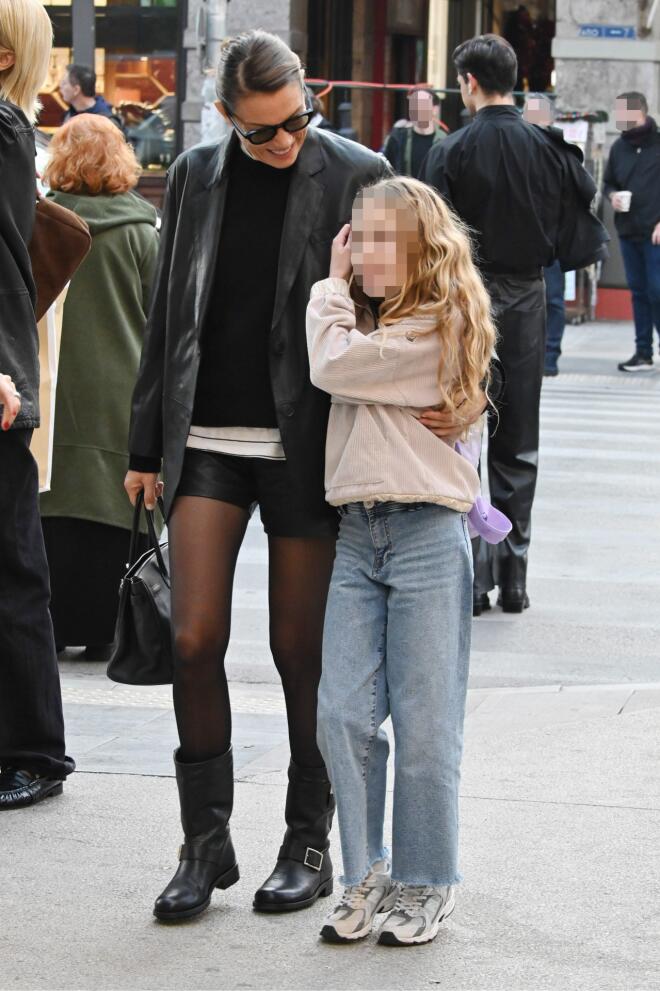 Βίκυ Καγιά: Βόλτα με την κόρη της, Μπιάνκα στη Βουκουρεστίου