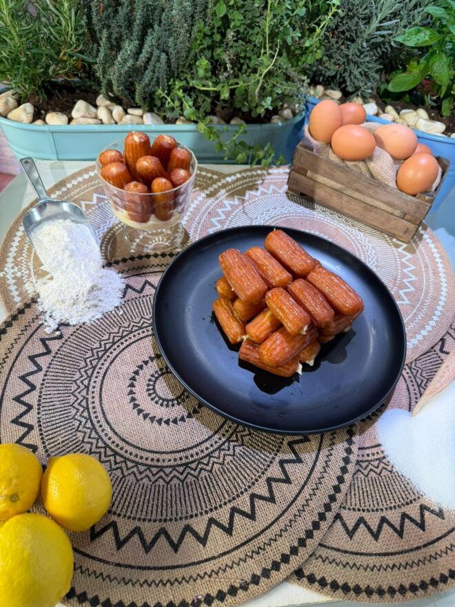 Toυλουμπάκια γεμιστά με κρέμα πατισερί