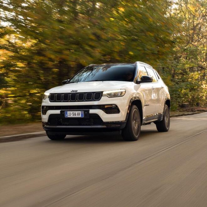 Jeep Compass PHEV 4xe και Jeep Avenger: Νέες τιμές στη Βελμάρ