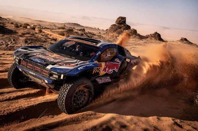 Ford Raptor T1+: Κατέκτησαν τους αμμόλοφους του φετινού Dakar Rall