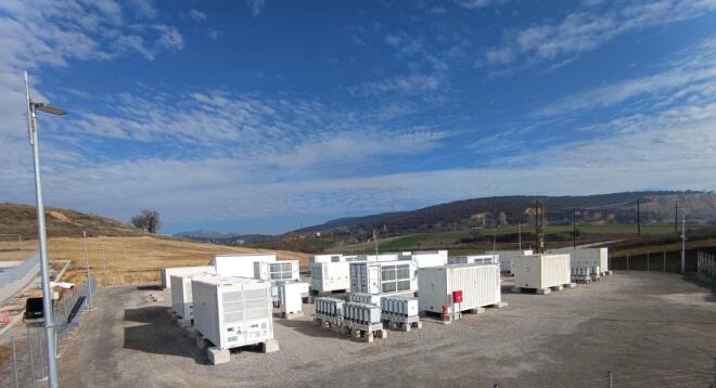 MORE: Κατασκεύασε 3 ανεξάρτητα συστήματα αποθήκευσης ενέργειας στην Ελλάδα