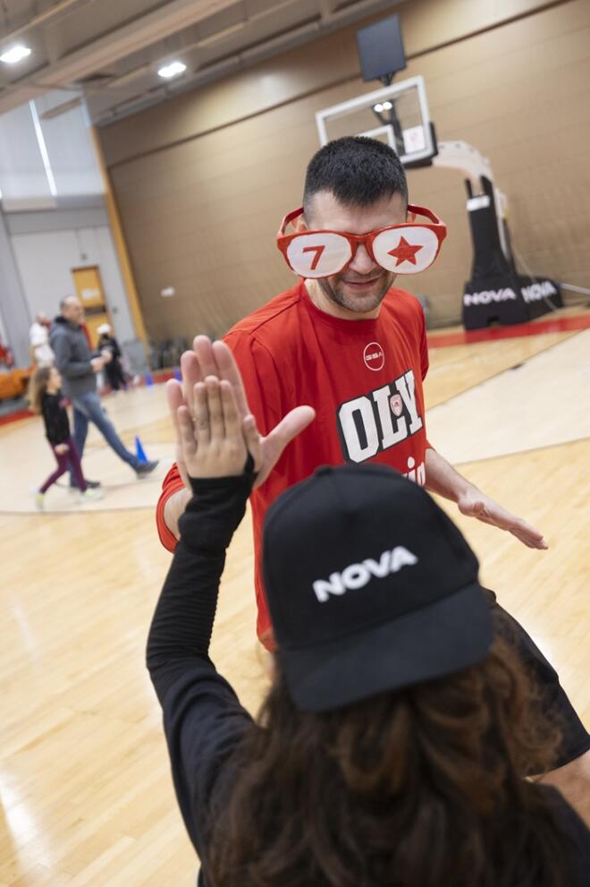 Νοva και ΚΑΕ Ολυμπιακός δημιουργούν εμπειρίες έμπνευσης για έφηβους