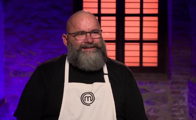 MasterChef: Ο Δημήτρης αφιέρωσε τη λευκή ποδιά στον γιο του, Πάρη