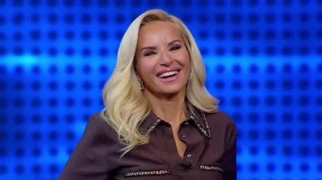 Μαρία Μπεκατώρου: Συγκινήθηκε αναφερόμενη στα νιάτα της και το Τηλεάστυ