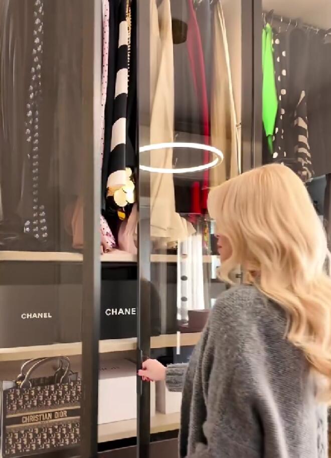 Kαινούργιου: Μεταμόρφωσε ένα απλό δωμάτιο σε ονειρικό dressing room