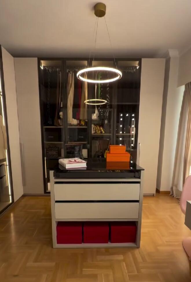 Kαινούργιου: Μεταμόρφωσε ένα απλό δωμάτιο σε ονειρικό dressing room