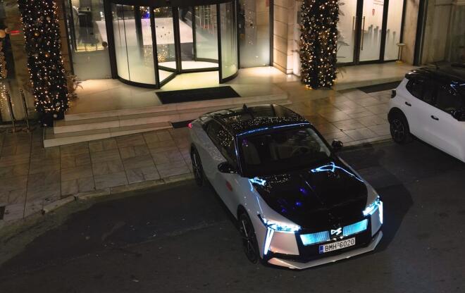 Ο Κώστας Στεφανής υποδέχτηκε μία ευγενούς καταγωγής καλεσμένη