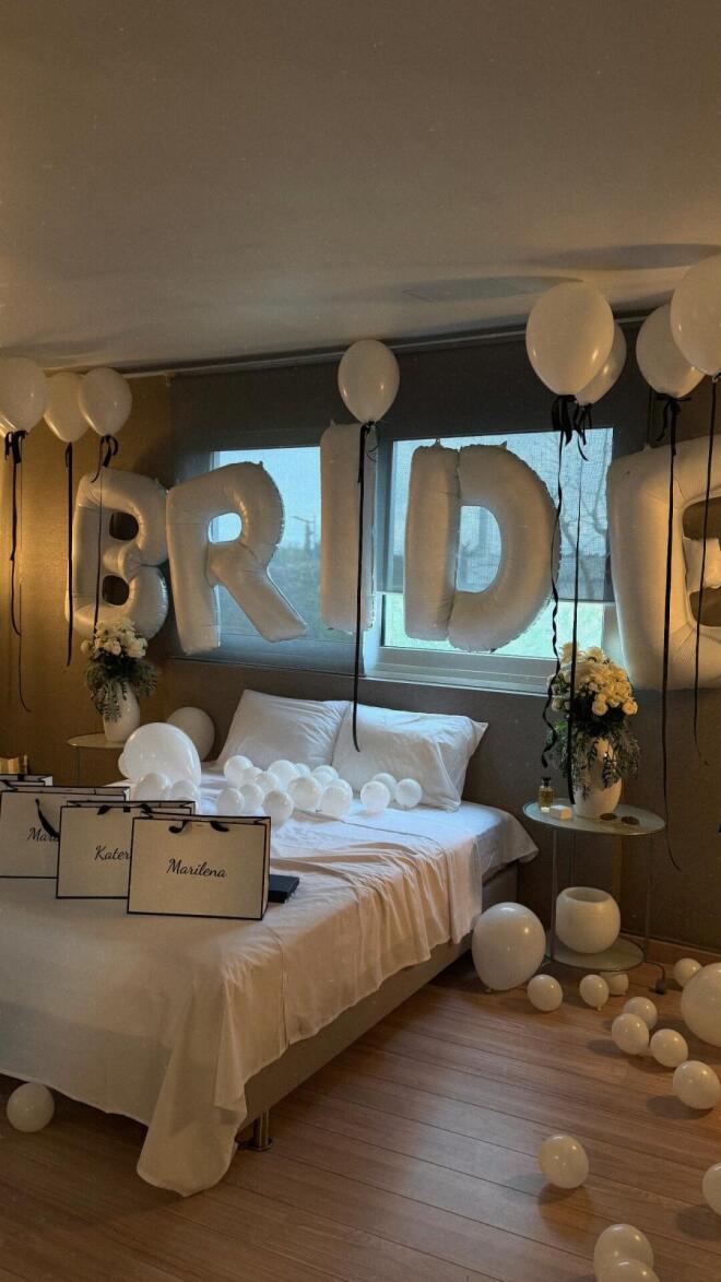 Σάκης Κατσούλης - Μαριαλένα Ρουμελιώτη: Ανέβηκαν τα σκαλιά της εκκλησίας!