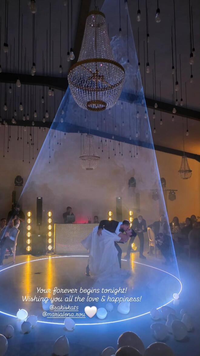 Σάκης Κατσούλης - Μαριαλένα Ρουμελιώτη: Ανέβηκαν τα σκαλιά της εκκλησίας!