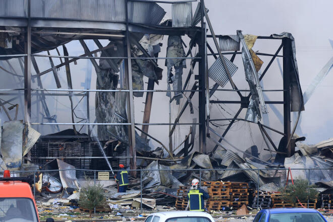 Πυρκαγιά στο εργοστάσιο της Βιολάντα στα Τρίκαλα