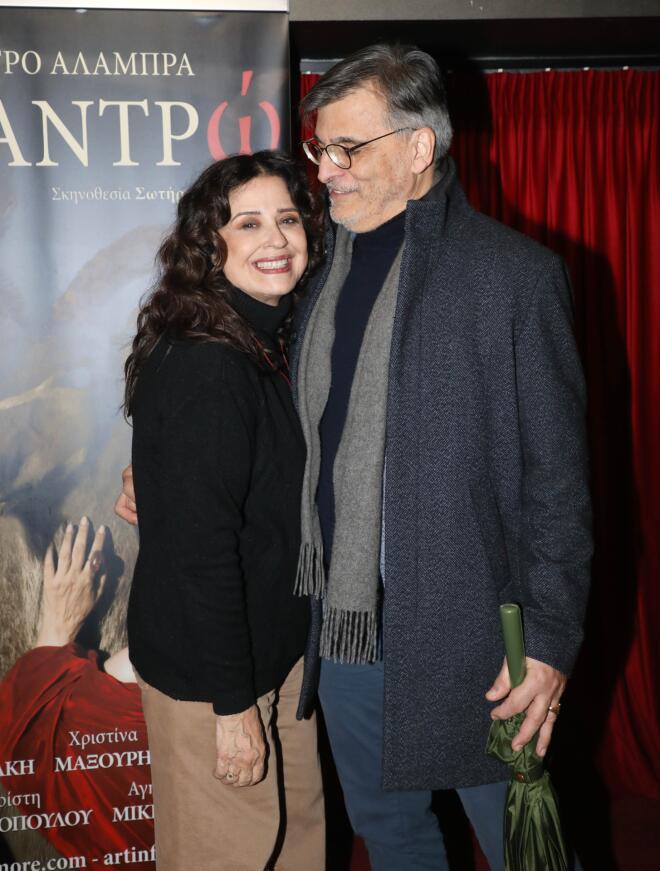 Μαρία Τζομπανάκη: Με τον σύζυγό της, Γιάννη Βάλβη, στην πρεμιέρα της