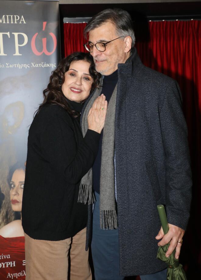 Μαρία Τζομπανάκη: Με τον σύζυγό της, Γιάννη Βάλβη, στην πρεμιέρα της