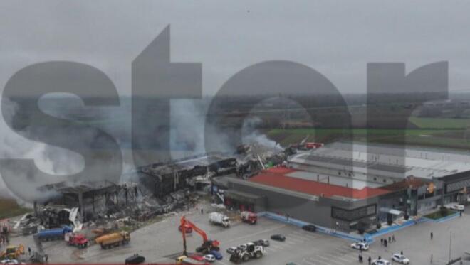 Συγκλονίζει τη χώρα η τραγωδία στο εργοστάσιο μπισκότων «Βιολάντα», στα Τρίκαλα. 