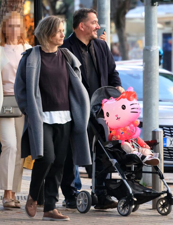 Δήμας - Σκαφιδά: Βόλτα με τη μικρή Ελευθερία και τον 16χρονο Νικόλα Δήμα