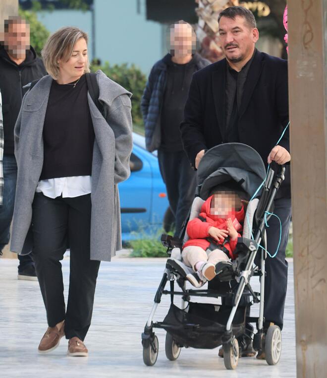 Δήμας - Σκαφιδά: Βόλτα με τη μικρή Ελευθερία και τον 16χρονο Νικόλα Δήμα