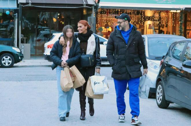 Η Νίνα Λοτσάρη είναι πολύ δεμένη με την κόρη της / NDP Photo Agency - Νίκος Ζότος