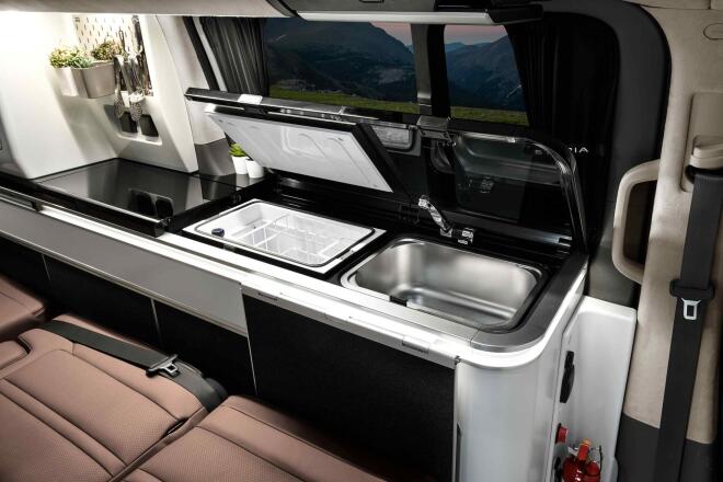 Hyundai STARIA Camper Concept: Μέσα του κρύβεται ένα... σπίτι