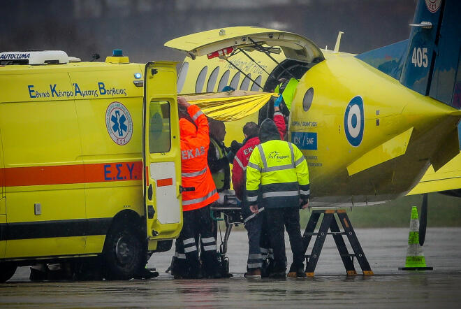 άφιξη τραυματιών του τροχαίου στη Ρουμανία στο αεροδρόμιο Μακεδονία 1