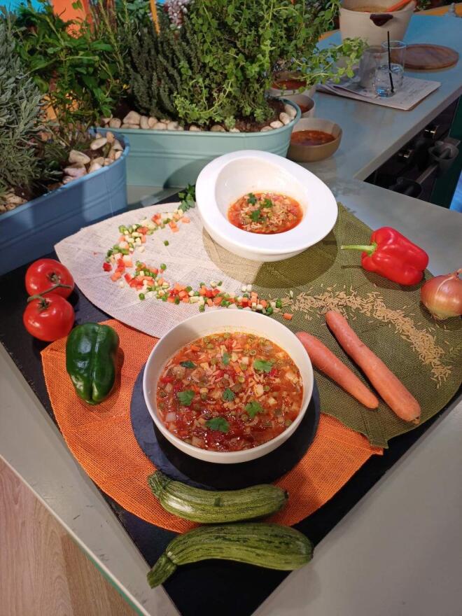 Ο Γιώργος Ρήγας έφτιαξε μία εύκολη σούπα που θα λατρέψεις