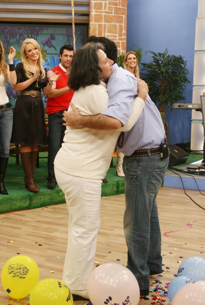 O Γρηγόρης Αρναούτογλου με τη μητέρα του - NDP Photo