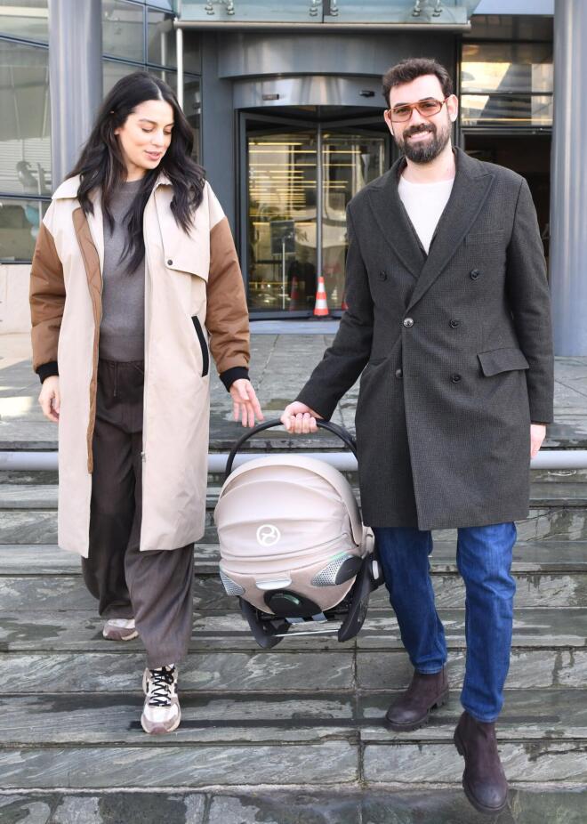 Νίκος Πολυδερόπουλος: Η σύντροφός του πήρε εξιτήριο από το μαιευτήριο