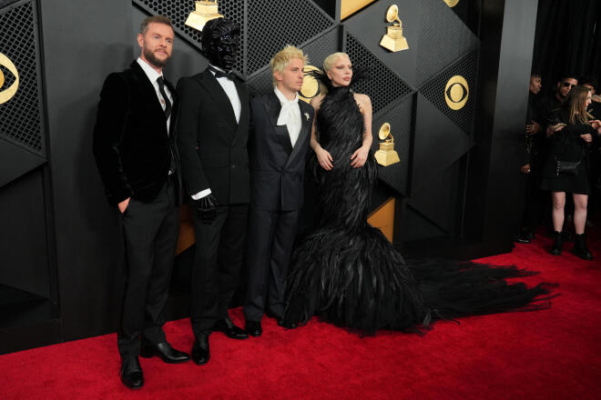 Grammys 2026: Οι λαμπερές εμφανίσεις που εντυπωσίασαν στο κόκκινο χαλί!