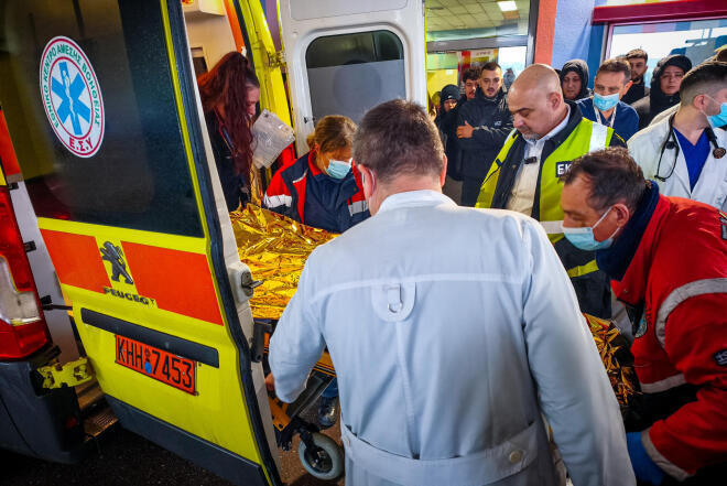 Μεταφορά τραυματιών από το τροχαίο στη Ρουμανία στη Θεσσαλονίκη 1
