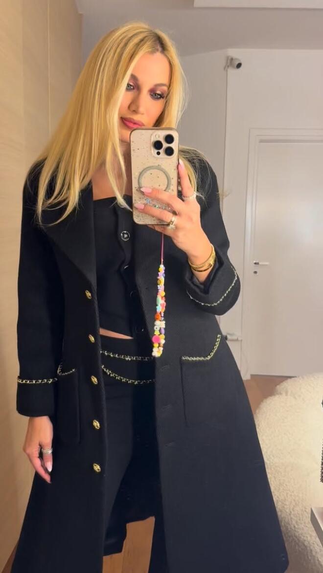 Το total black look της Κωνσταντίνας Σπυροπούλου