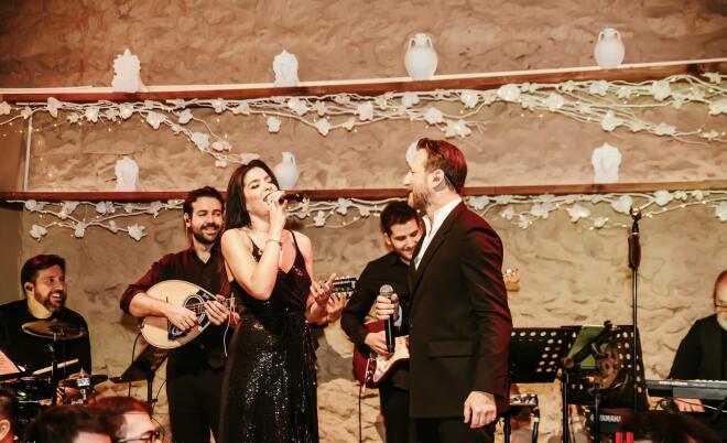 Κώστας Καραφώτης: Ποια τραγουδίστρια εμφανίζεται μαζί του