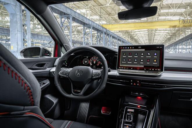 Golf GTI EDITION 50: Η νέα έκδοση βάζει...«φωτιά» στην άσφαλτο 