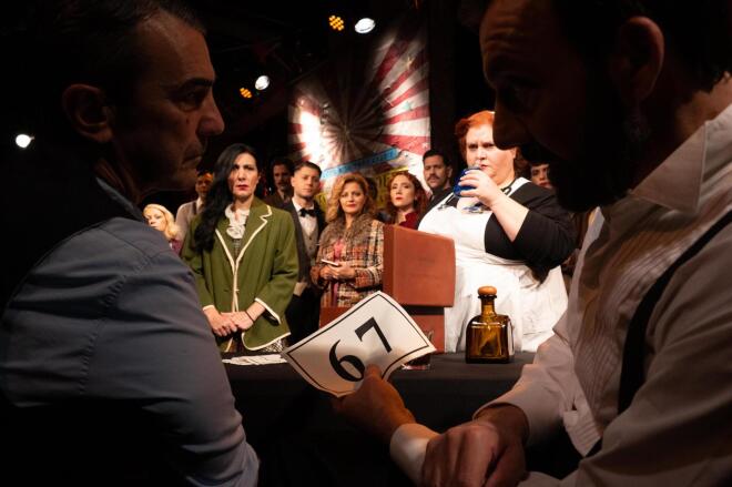 Η παράσταση «Σκοτώνουν τα άλογα όταν γεράσουν» στο θέατρο Εν Αθήναις