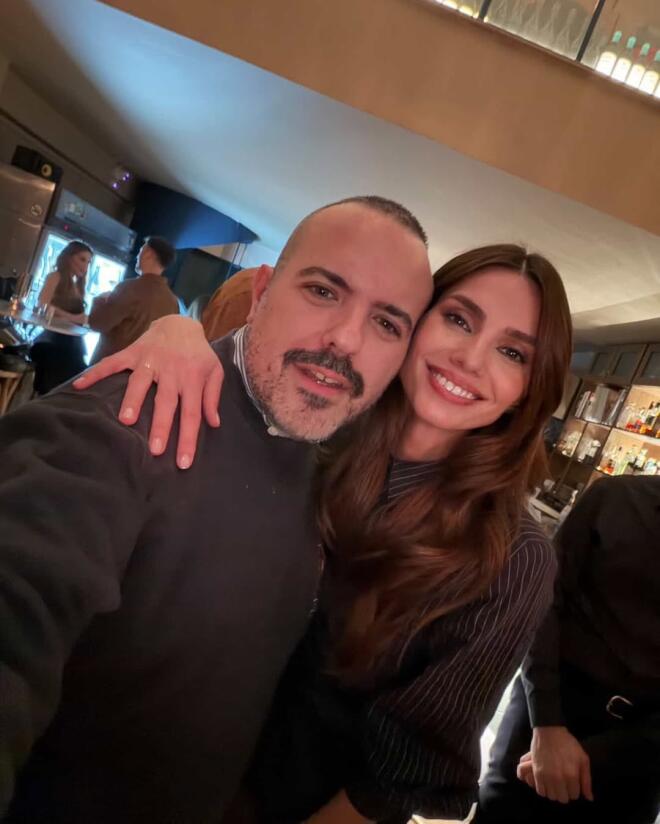 Παπαγεωργίου: Το Πάρτι Γενεθλίων & Το Φιλί Στον Σύντροφό Της