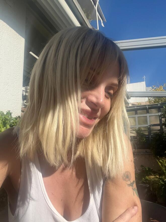 Ελεωνόρα Ζουγανέλη: Ευχήθηκε καλή Κυριακή από το μπαλκόνι της