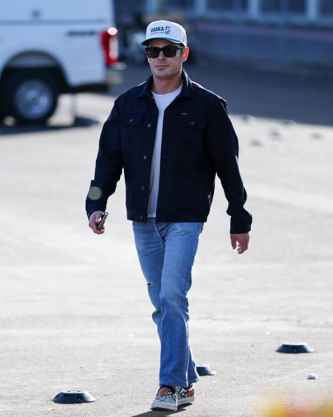  πλήθος διασήμων στις κερκίδες