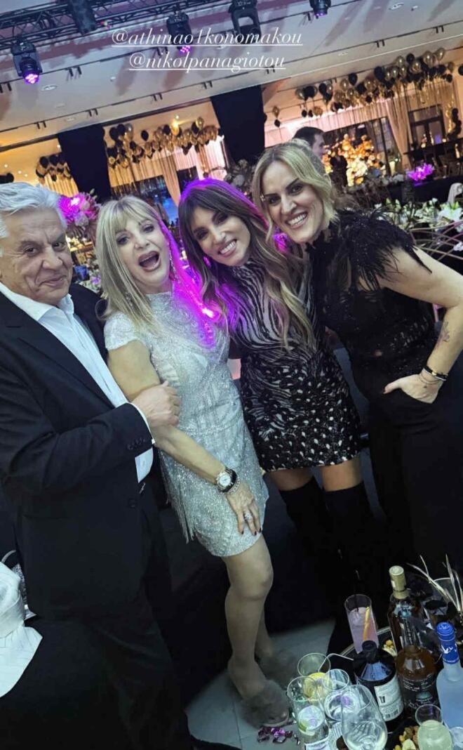 ούλια Λιάκου - Αθηνά Οικονομάκου- Νικόλ Παναγιώτου στο πάρτι γενεθλίων για τα 50 χρόνια του Λέοντα Πατίτσα/ instagram