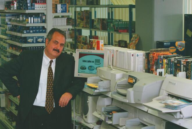 Πέθανε ο ιδρυτής της εταιρείας Πλαίσιο, Γιώργος Γεράρδος