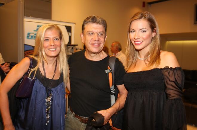 Λένα Κώνστα- Γιάννης Βούρος- Μαρία Λουίζα Βούρου, σε θεατρική πρεμιέρα, το 2008/ NDP