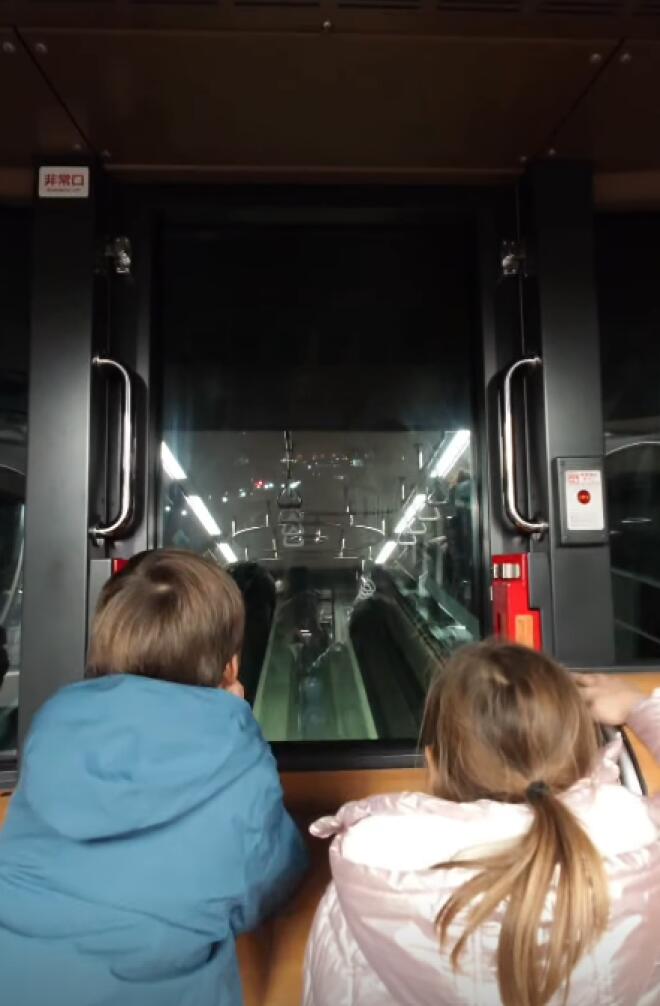 Σωτήρης Κοντιζάς: Το ταξίδι στην Ιαπωνία με τη σύζυγό του και τα παιδιά τους – Φωτογραφίες