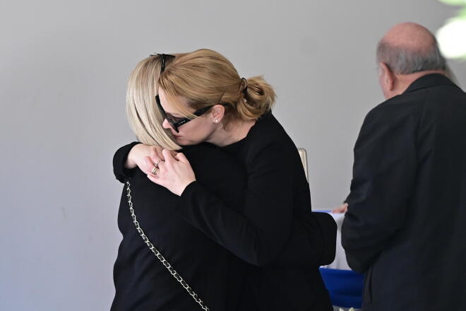 Κηδεία Αναστάση Παπαληγούρα: Συντετριμμένη η κόρη του, Λένα